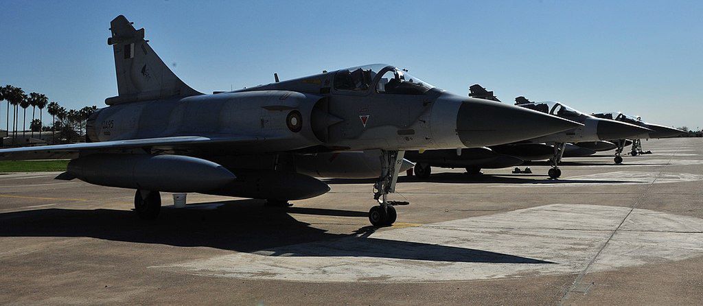 Katarskie Mirage 2000-5 na Krecie w czasie operacji w Libii