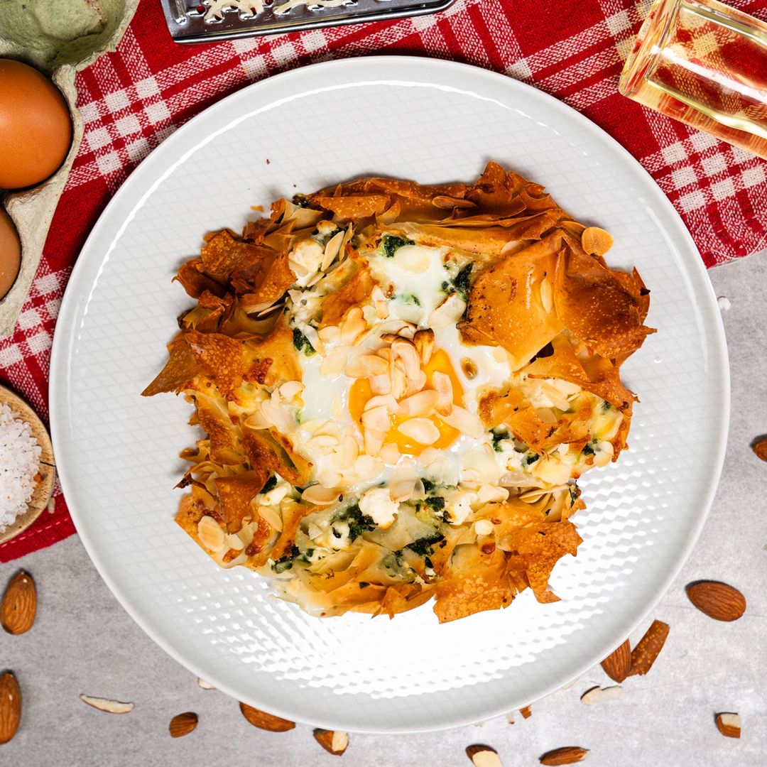 Crispy nests made from filo dough