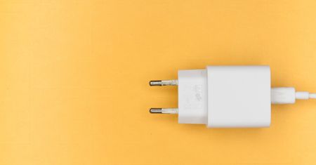 Unia Europejska chce zmusić producentów smartfonów do stosowania jednolitego złącza ładowania