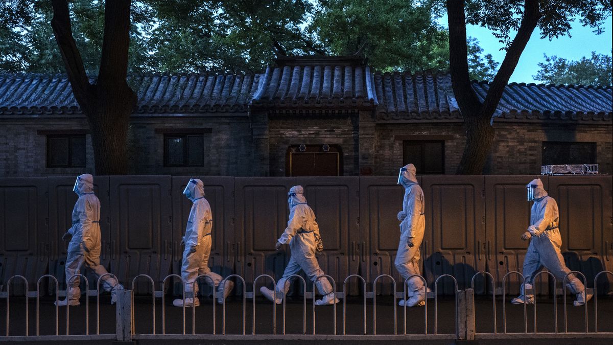 Chiny cały czas stosują surowe obostrzenia w walce z COVID-19