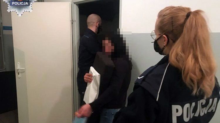 Polkowice. Pijana matka na placu zabaw. Opiekowała się 2-latkiem