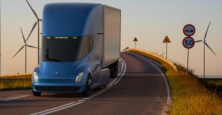 Ciężarówka Tesla Semi nadjeżdża. Są już pierwsze zamówienia