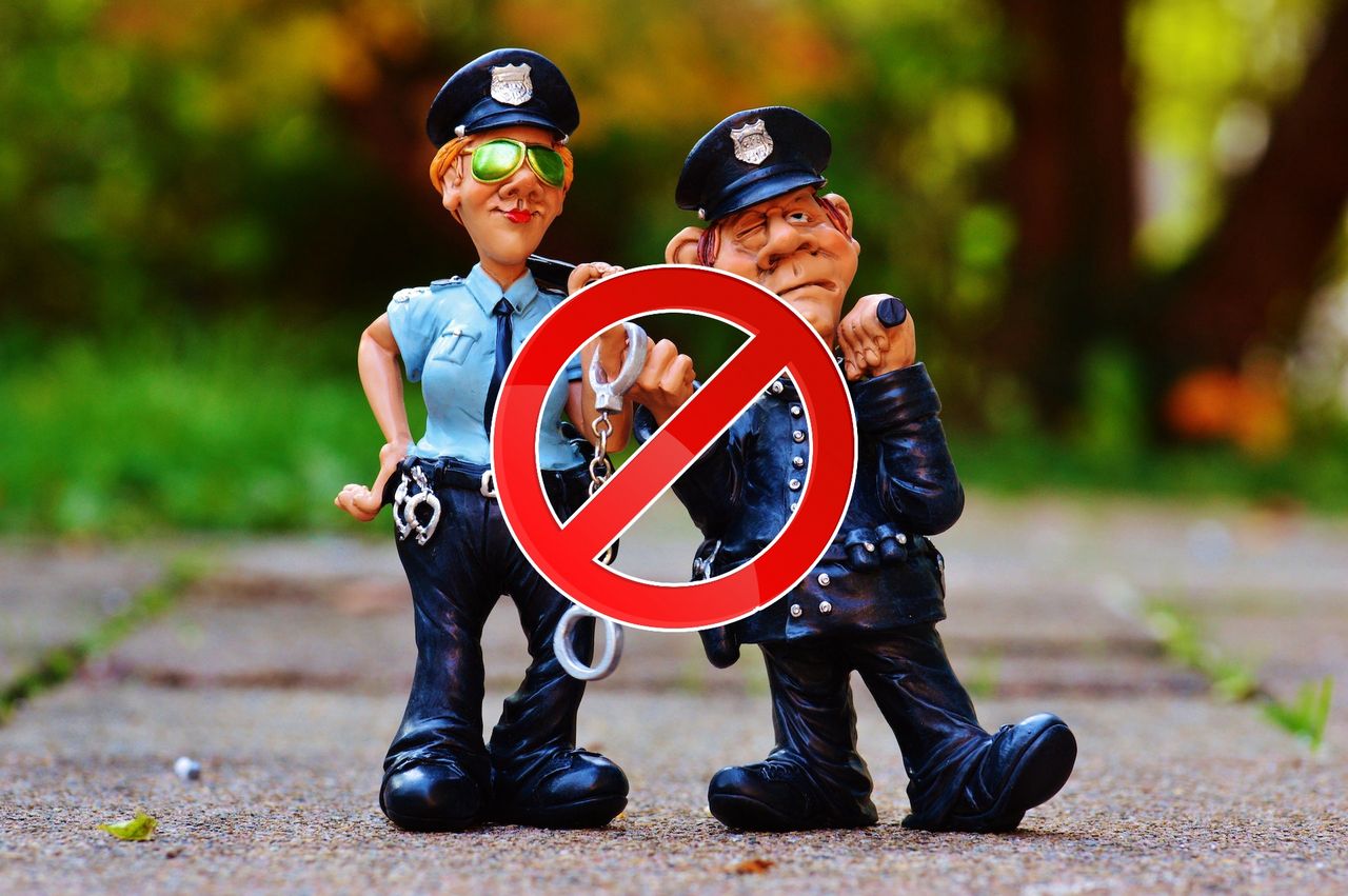 Zakaz fotografowania policjantów na służbie znacznie ogranicza możliwość kontroli działań funkjonariuszy.