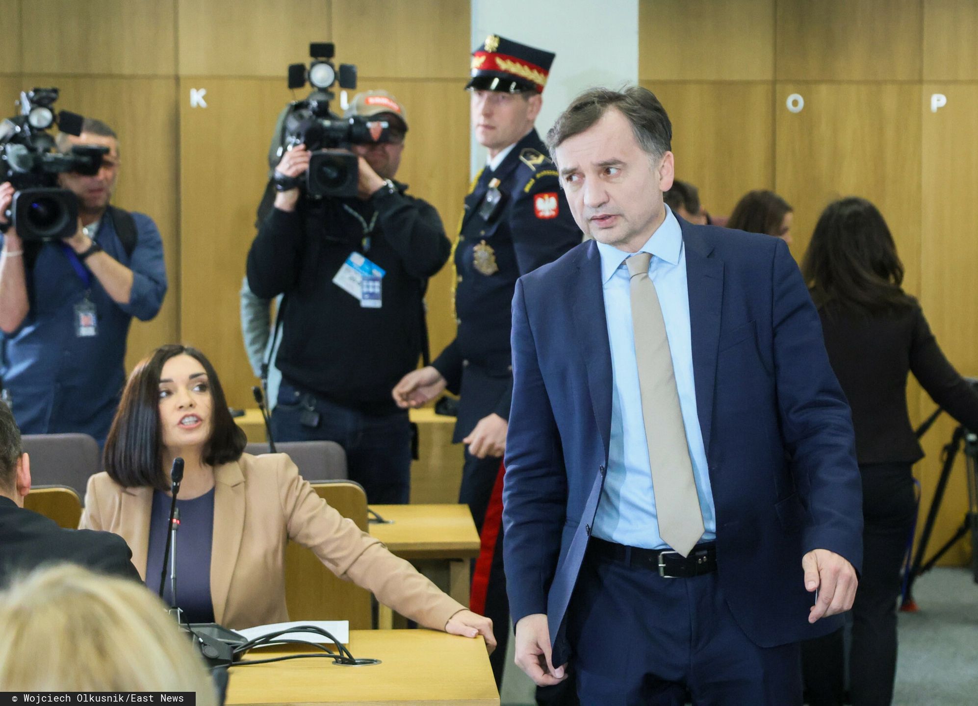 Komisja regulaminowa ws. Ziobry i Romanowskiego
Fot. Wojciech Olkusnik/East News, Warszawa, 20.02.2025. 29. posiedzenie Sejmu X kadencji. Sejmowa Komisja Regulaminowa, Spraw Poselskich i Immunitetowych. Rozpatrzenie wniosku o zgode na aresztowanie posla PiS Zbigniewa Ziobry oraz wniosek o uchylenie immunitetu bylemu wiceszefowi Ministerstwa Sprawiedliwosci, poslowi Marcinowi Romanowskiemu, w zwiazku z nowymi zarzutami dot. Funduszu Sprawiedliwosci.
N/z: Magdalena Sroka, Zbigniew Ziobro
Wojciech Olkusnik