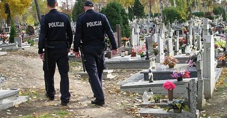 Kradł ozdoby z dziecięcego nagrobka. Został zatrzymany na gorącym uczynku