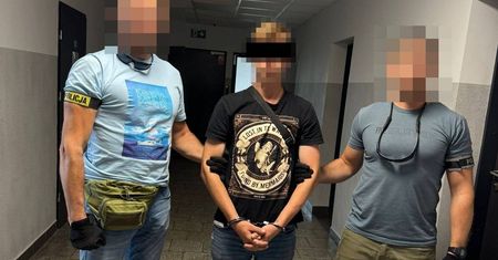 25-latek zapłacił fałszywą „stówką” za kurs taksówką. Taksówkarz zareagował błyskawicznie