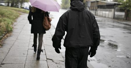Polski oszust z Tindera aresztowany. Bił, groził i latami okradał kobiety w całym kraju