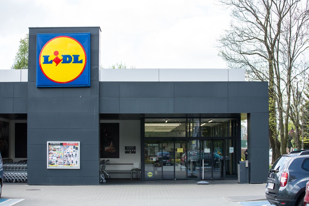 Biedronka i Lidl rozdają piwo za darmo, ale trzeba się spieszyć