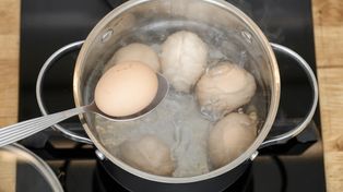 Mit żywieniowy obalony. Jak jajka naprawdę wpływają na serce?