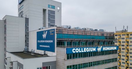 Studenci Collegium Humanum: miał być prestiż, a robi się dno