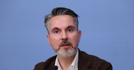 Niemiecki polityk: zaproponujmy Rosji powrót do handlu gazem