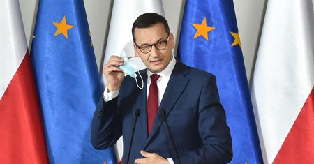 Luzowanie obostrzeń w hotelach na wakacje. Szczepieni traktowani łagodniej