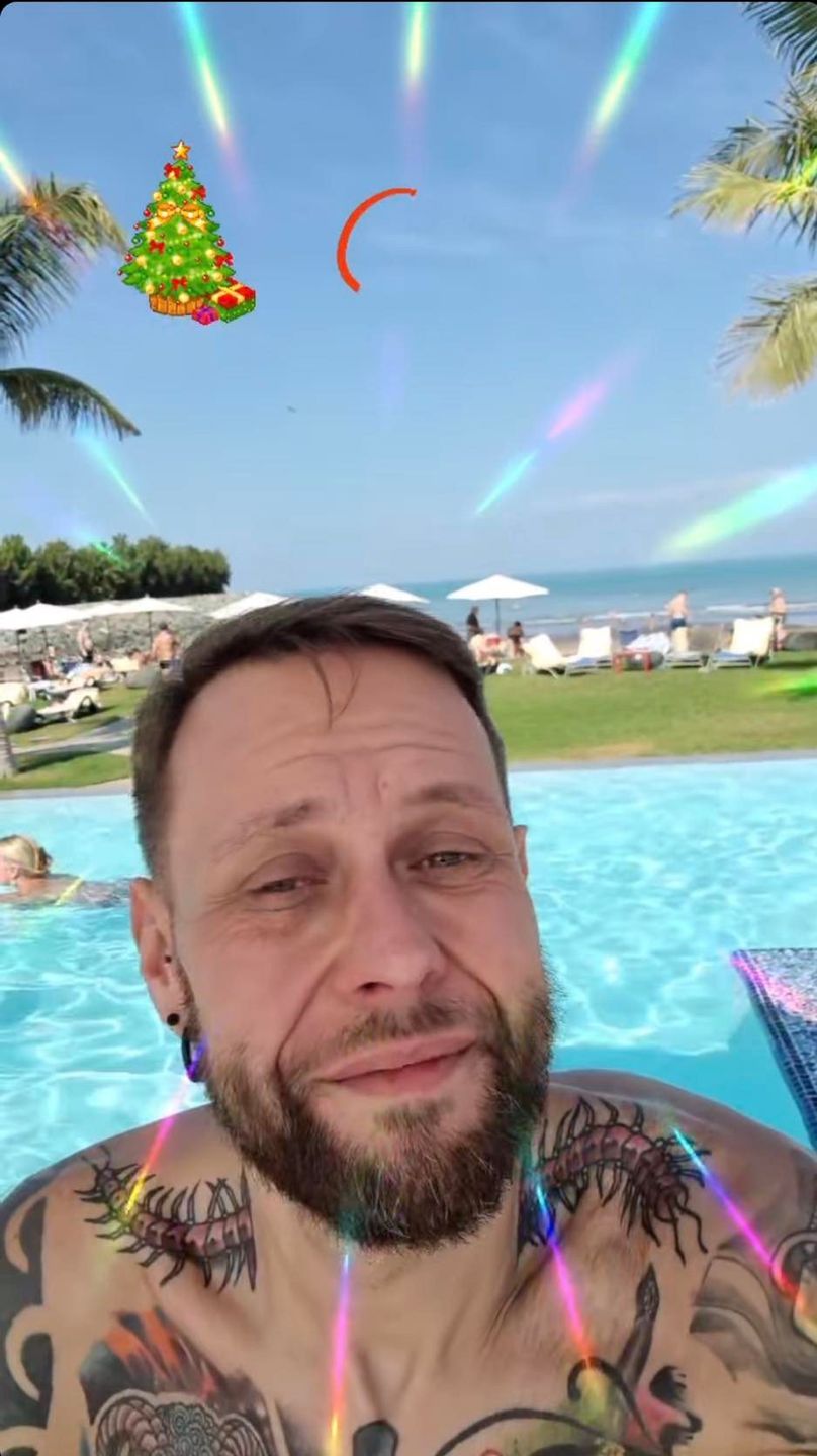Mateusz "Big Boy" Borkowski celebruje świąteczny czas w Omanie
