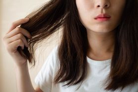 Olejek rozmarynowy na włosy – właściwości i zastosowanie
