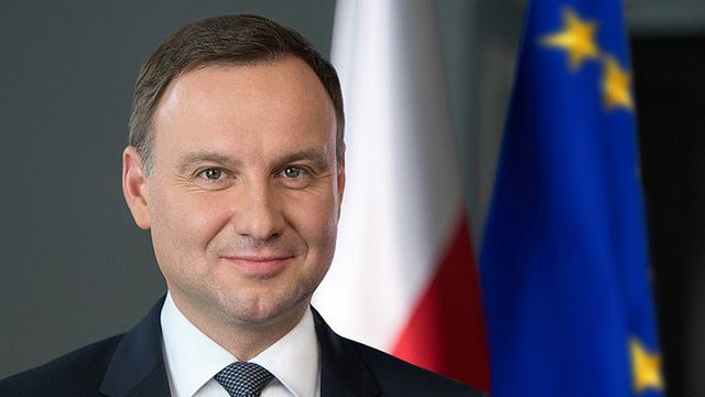 Wybory 2020. Prezydent Andrzej Duda przeciwny "podatkowi od smartfonu". Przy okazji dał argument przeciwnikom abonamentu radiowo-telewizyjnego 1