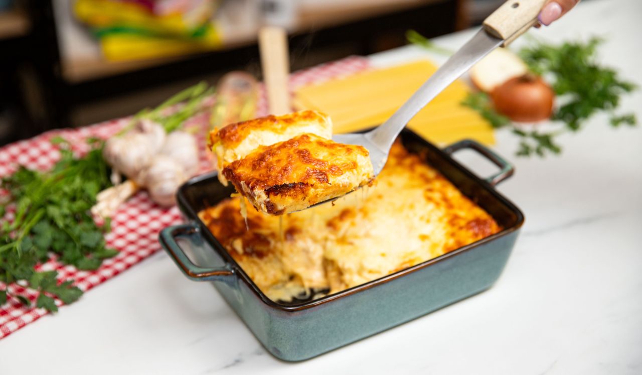 Lasagne pasta rolls: A cheesy twist on classic chicken casserole