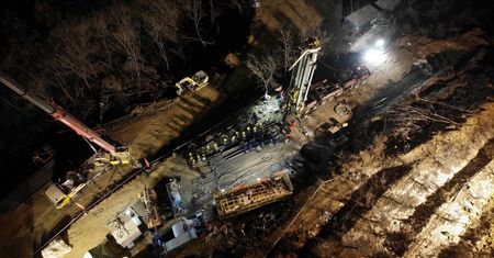 Górnicy od tygodnia uwięzieni pod ziemią. Dramatyczna akcja ratunkowa