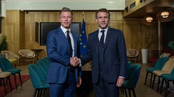 "Właśnie zadzwonili". Macron telefonował do rywala Orbana