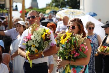 Częstochowa: Tysiące pielgrzymów na Jasnej Górze. Centralne obchody 15 sierpnia. Ogromny upał
