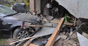 Annopol: Pijany 24-latek w BMW uderzył w budynek i uciekł
