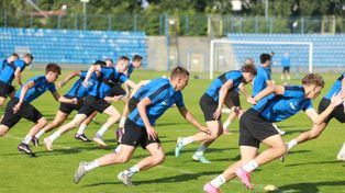 Ruch Chorzów rozpoczął przygotowania do sezonu z nowymi piłkarzami i trenerami. Japończyk został nowym graczem Niebieskich