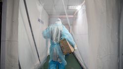 "Będziesz bezpłodna", '"Za rok wszyscy umrzecie", "Coś za szybko ta szczepionka wyszła". Jak rozmawiać z antyszczepionkowcami?