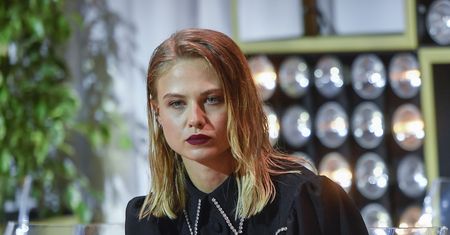 Młoda aktorka chciała kupić dom. "Prawie wylądowaliśmy w sądzie"