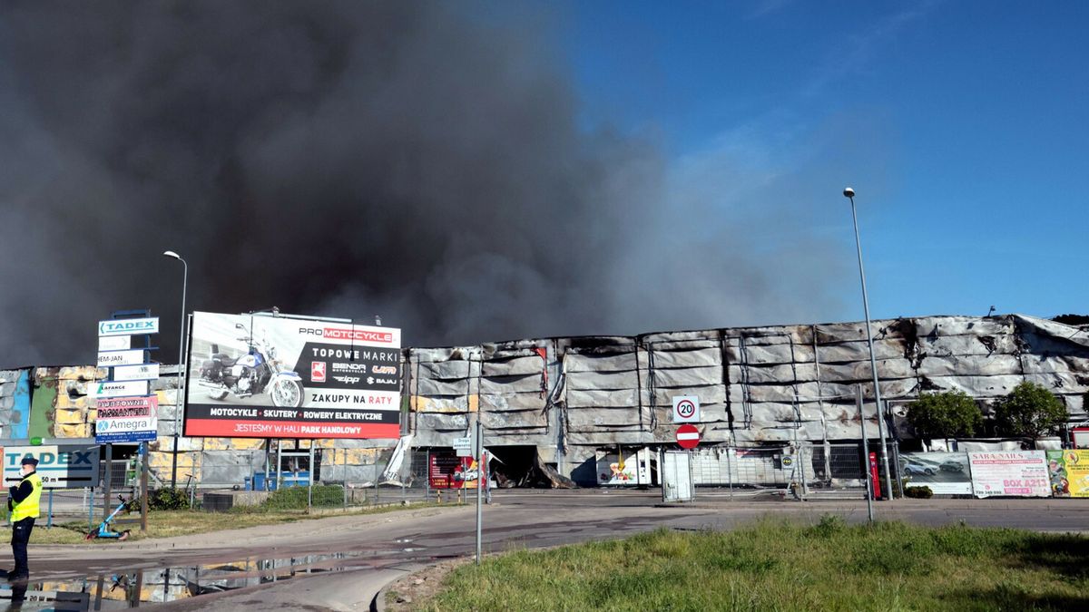 Hala przy Marywilskiej 44 po pożarze. Mirbud ma odbudować obiekt