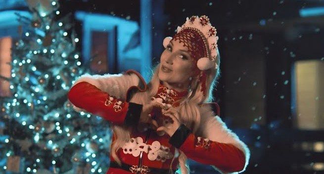 Świąteczna piosenka „Coraz bliżej święta” Coca-Coli w wykonaniu Cleo