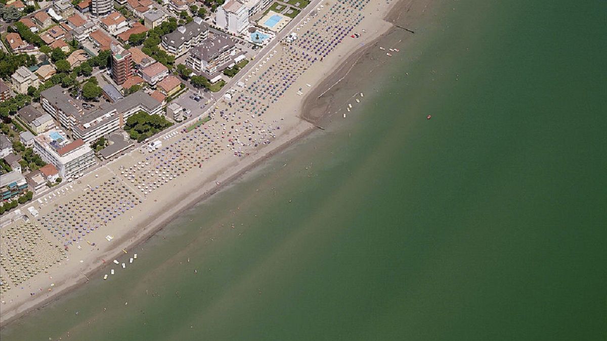 Na plaży w Lignano Sabbiadoro zgwałcono 15-latkę
