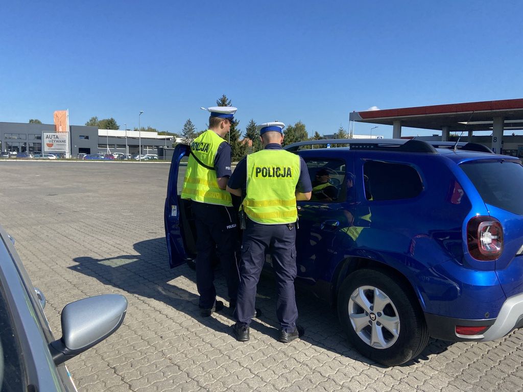 Policjant może zadać pytanie podczas kontroli. Nie znasz odpowiedzi? Dostaniesz mandat