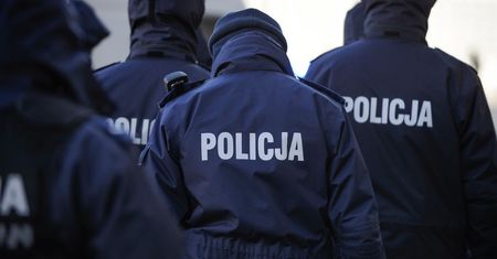 Każdy wyjmuje komórkę i nagrywa policjanta. Funkcjonariusz powiedział, co myśli na temat krążących w sieci filmików