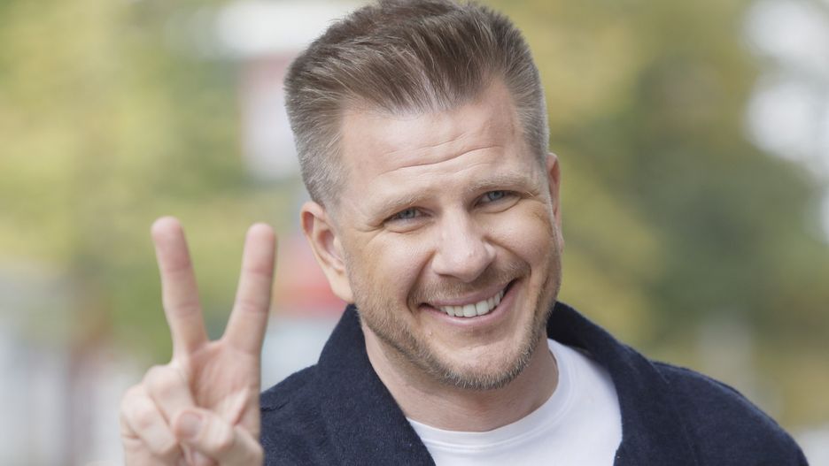 Filip Chajzer udał się na wybory. Zaimponowało mu to, ile osób stawiło się tego dnia przy urnach wyborczych