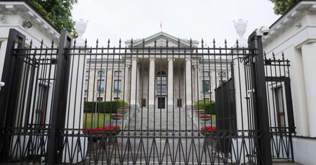 Politycy związani z Braunem na przyjęciu w ambasadzie Rosji