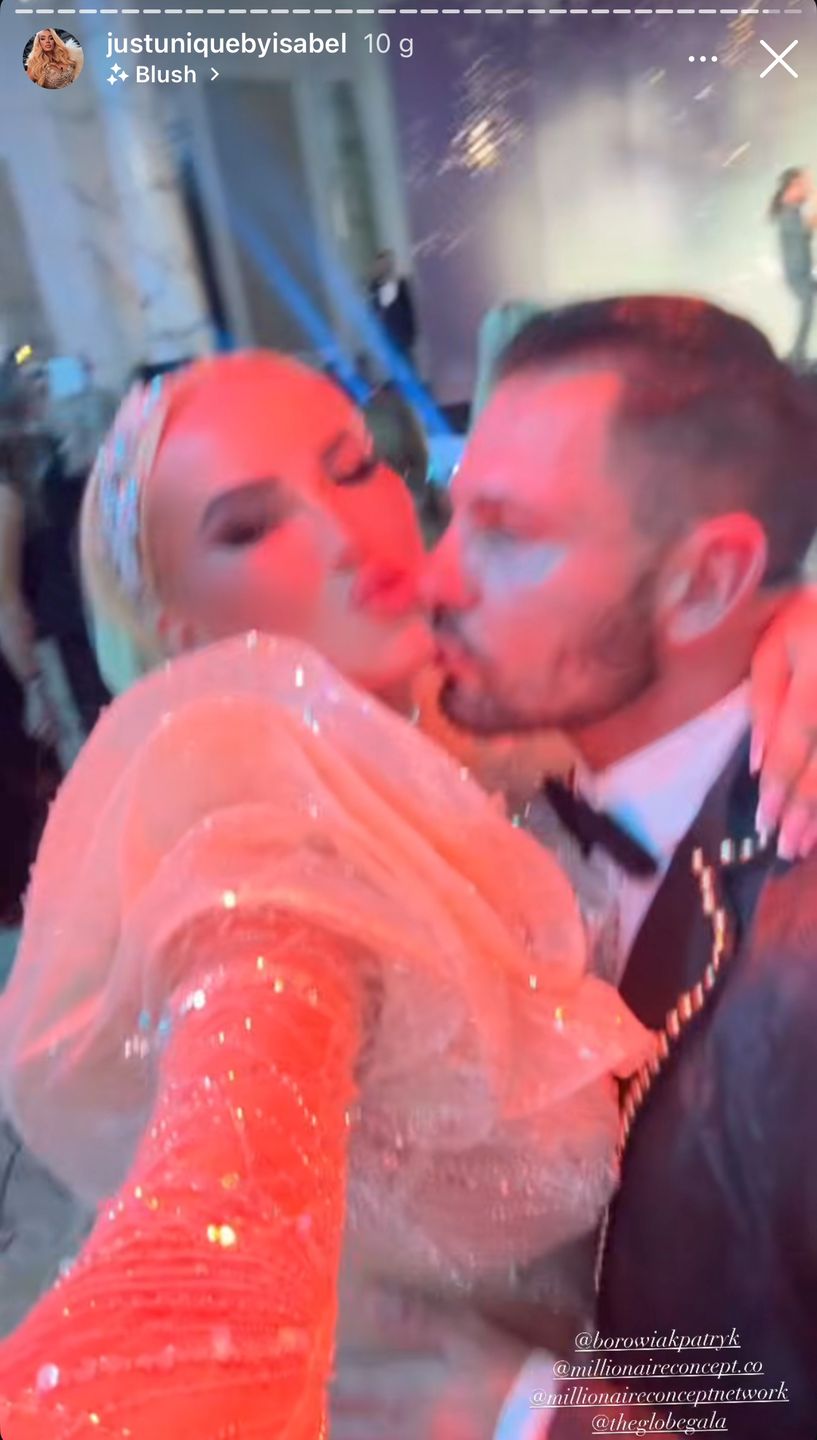 Izabela Macudzińska odbiera nagrodę