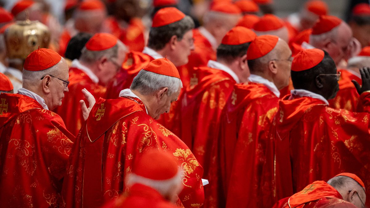 VATICAN - 2025/05/07: Cardinal Matteo Maria Zuppi attends the "Pro Eligendo Romano Pontfice" final Mass with cardinals before the conclave to elect a new pope in St. Peter's Basilica. (Photo by Stefano Costantino/SOPA Images/LightRocket via Getty Images)