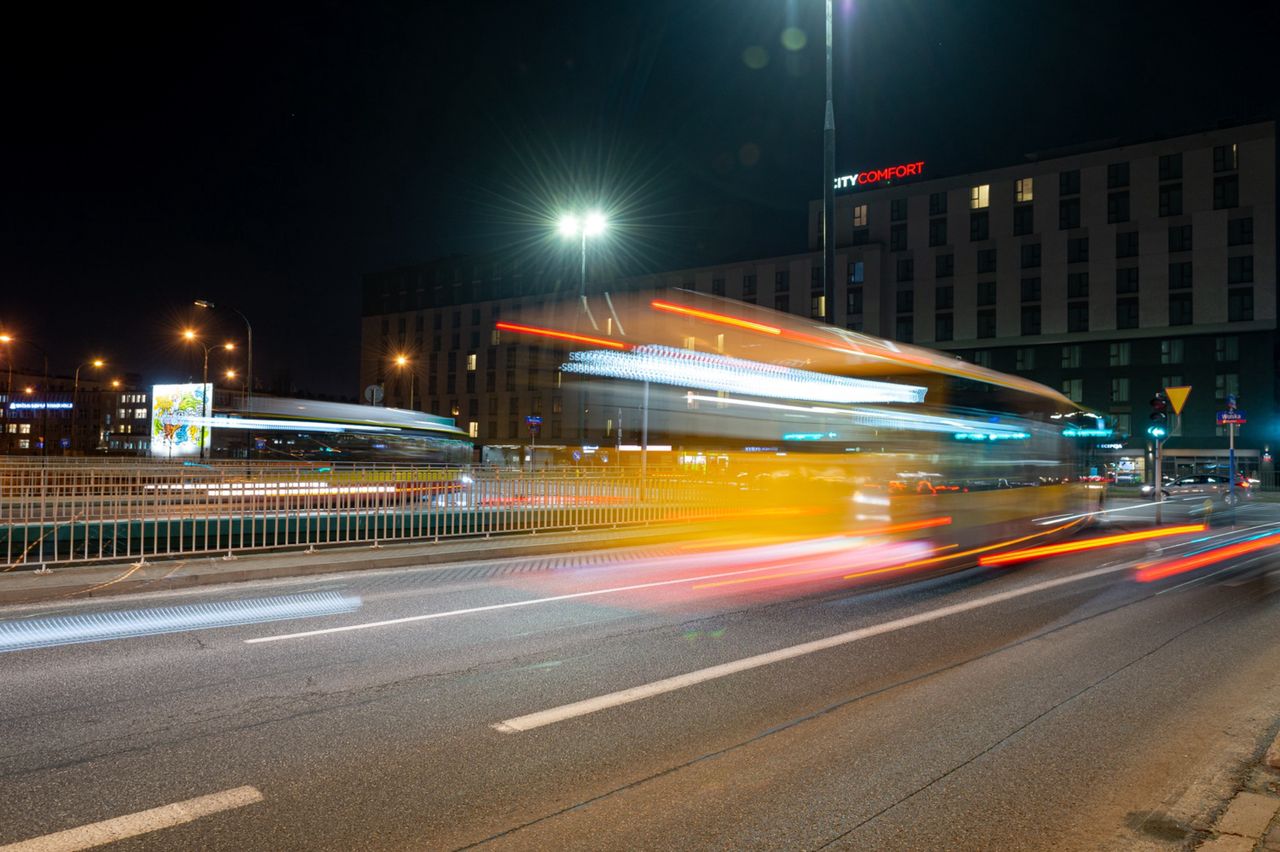 Warszawa nie będzie jak Kraków. Nie wyłączy nocnego oświetlenia