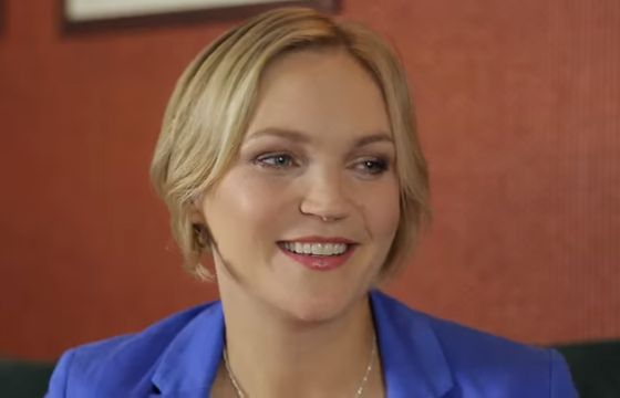 Dominika Figurska przeprosiła dziennikarkę „Gazety Wyborczej” za nieprawdziwy zarzut o pochlebnych recenzjach teatralnych za pieniądze