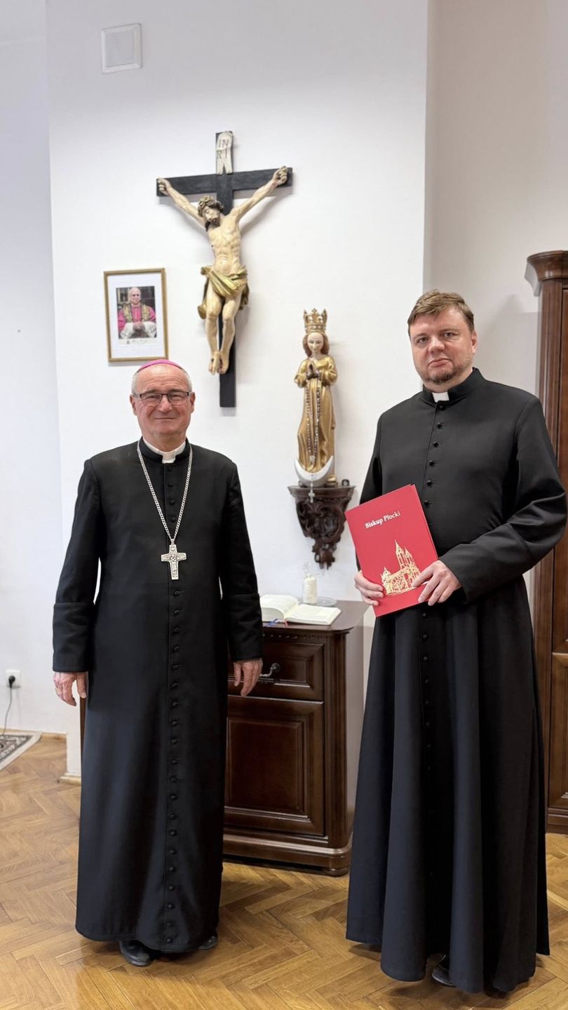 Wręczenie dekretu ks. Marcinowi Milewskiemu