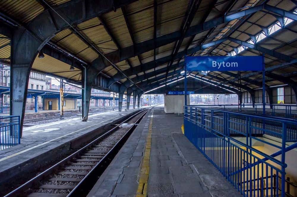 Bytom. W ramach inwestycji PKP PLK remontu doczeka się zabytkowa hala peronowa bytomskiego dworca PKP.