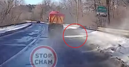 Kuriozalna sytuacja ze śmieciarką. Film trafił do sieci
