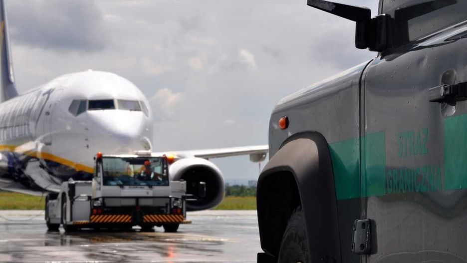 Rzeszów. Palił papierosa przy tankowanym samolocie