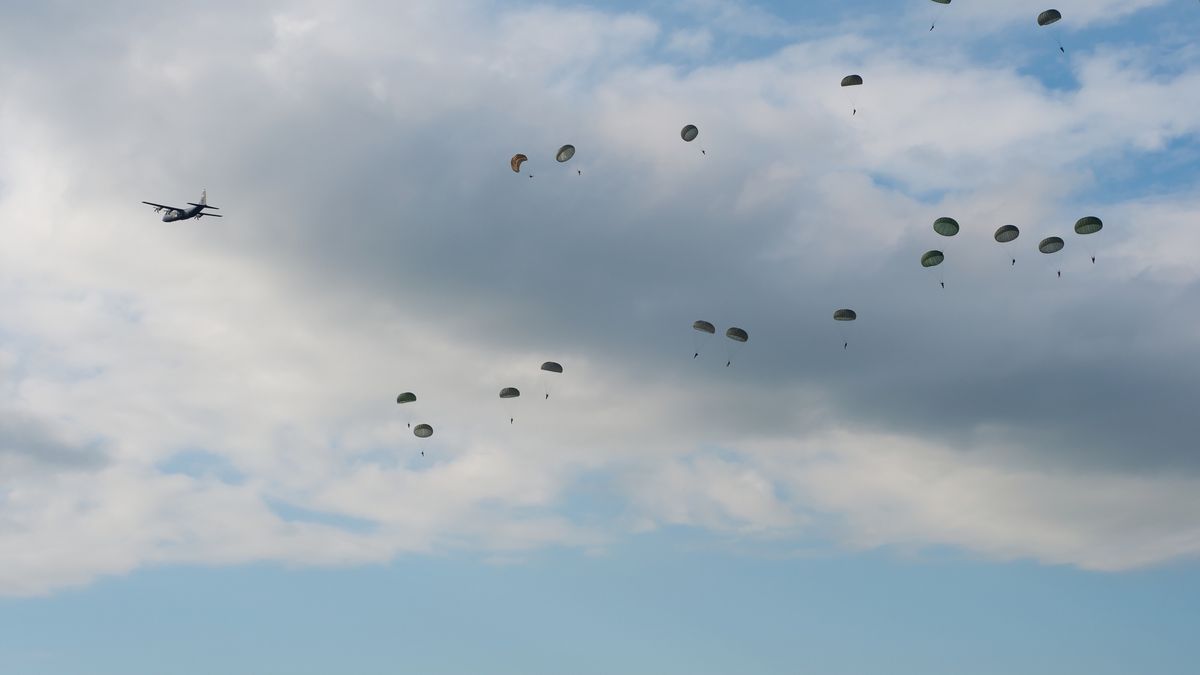 ParatroopershanshgmbParamilitary