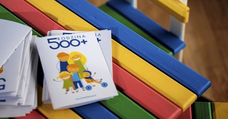 Progi dochodowe w programie 500 plus? Wiceminister finansów zabrał głos