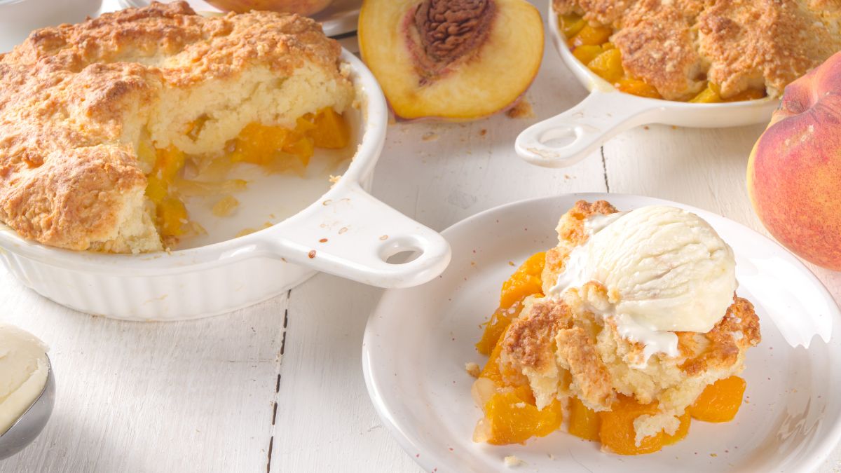 Ciasto z pianką budyniową i brzoskiwniami