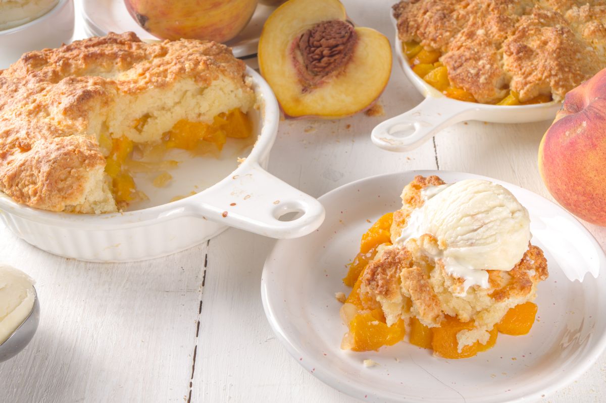 Custard foam cake with peaches