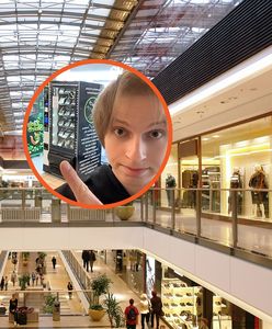 Kupił paczki niespodzianki w galerii handlowej. Oto co było w środku