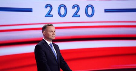 Debata prezydencka w TVP. Andrzej Duda prostuje wypowiedź o szczepionkach