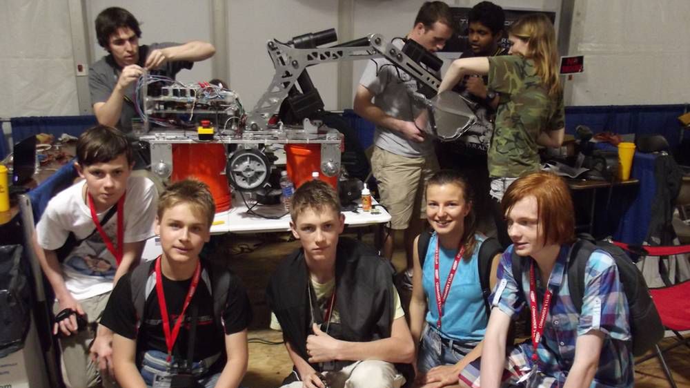 Polscy gimnazjaliści uczestniczą w warsztatach robotycznych w NASA. Jak się tam znaleźli? 1