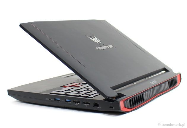 Acer Predator 15 profil tył